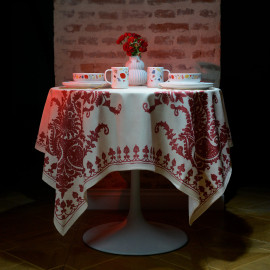 სუფრა - ბაგრატიონი - ბეჟი/წითელი - პოლიესტერი, ზომა: 140 x 140 სმ, აირჩიეთ მასალა: პოლიესტერი