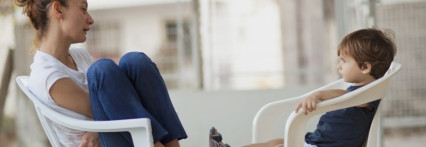 როგორ ცვლის ბავშვის ტვინს მშობლის საუბრის მანერა?