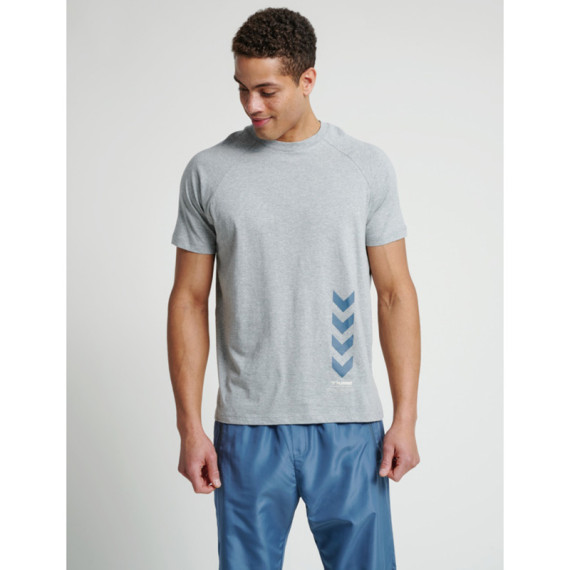 HMLCALEB კაცის მოკლემკლავიანი მაისური Hummel (ჰუმელი), ფერი: ნაცრისფერი, ზომა: L